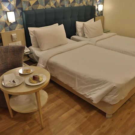 Sarovar Portico Naraina, Hotel Yeni Delhi Dış mekan fotoğraf