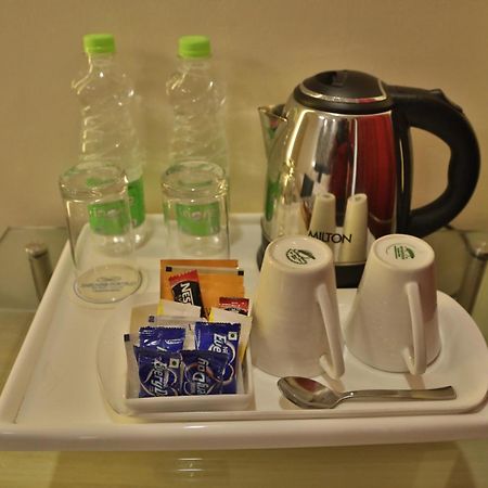 Sarovar Portico Naraina, Hotel Yeni Delhi Dış mekan fotoğraf