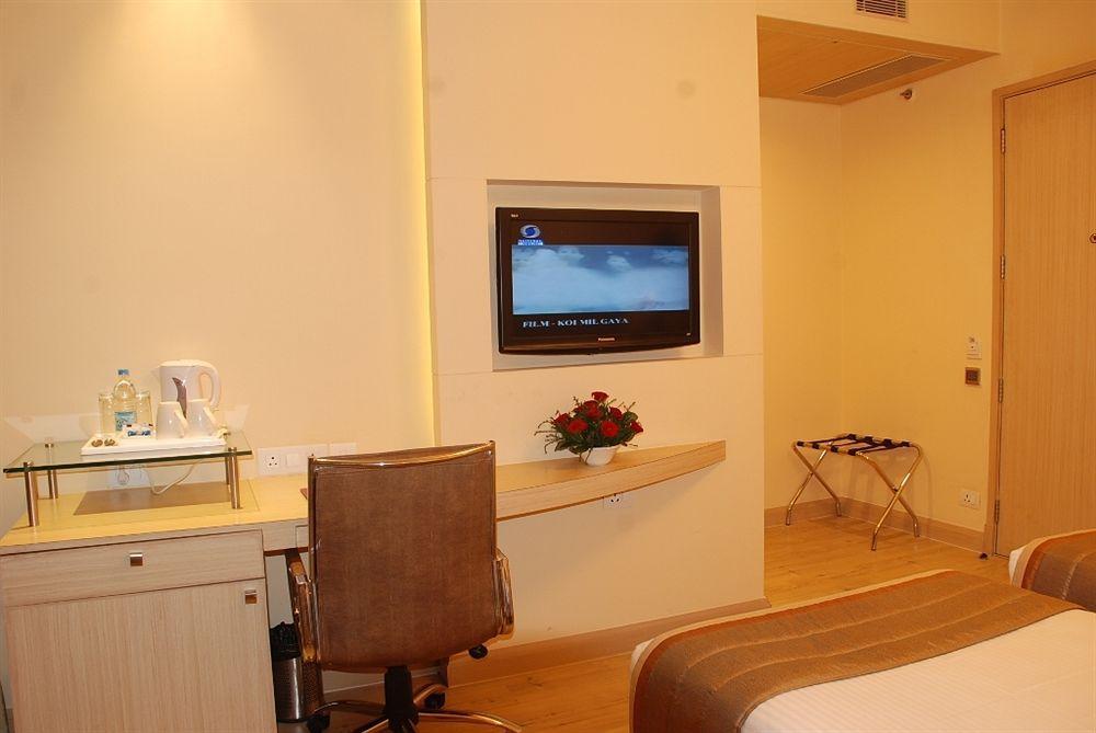 Sarovar Portico Naraina, Hotel Yeni Delhi Dış mekan fotoğraf