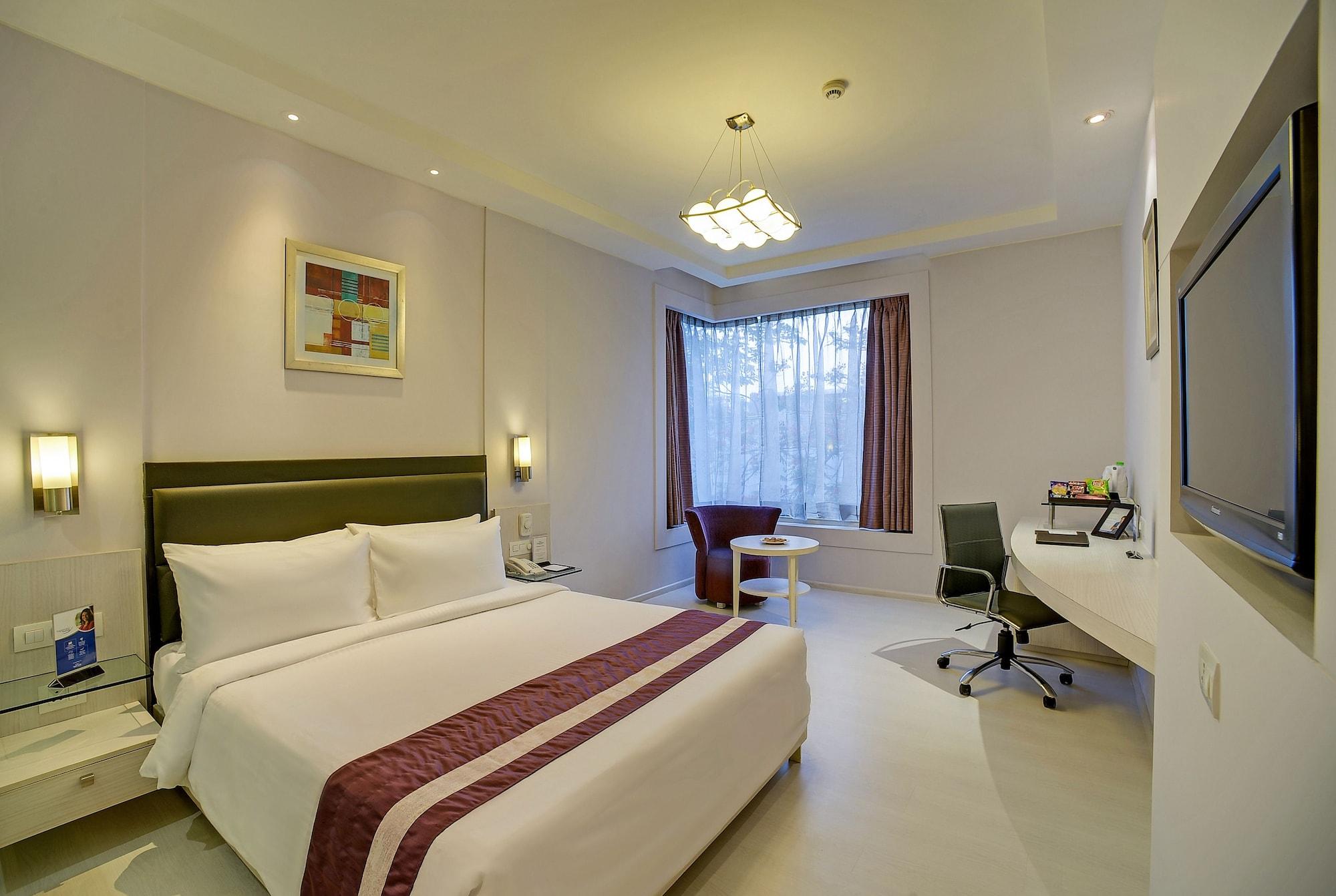 Sarovar Portico Naraina, Hotel Yeni Delhi Dış mekan fotoğraf