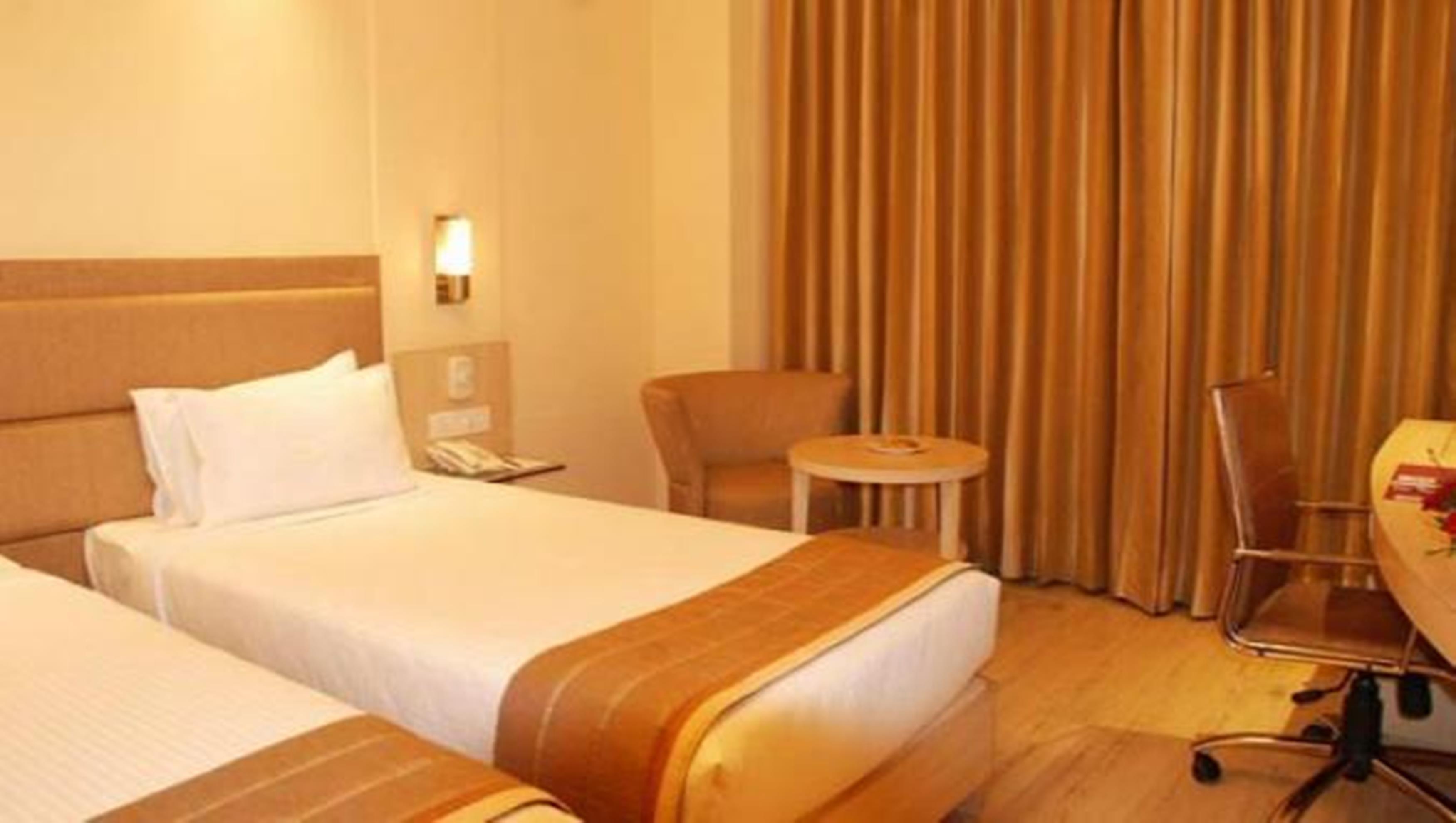 Sarovar Portico Naraina, Hotel Yeni Delhi Dış mekan fotoğraf