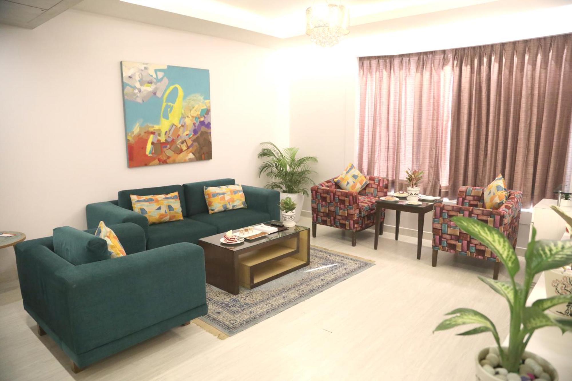 Sarovar Portico Naraina, Hotel Yeni Delhi Dış mekan fotoğraf