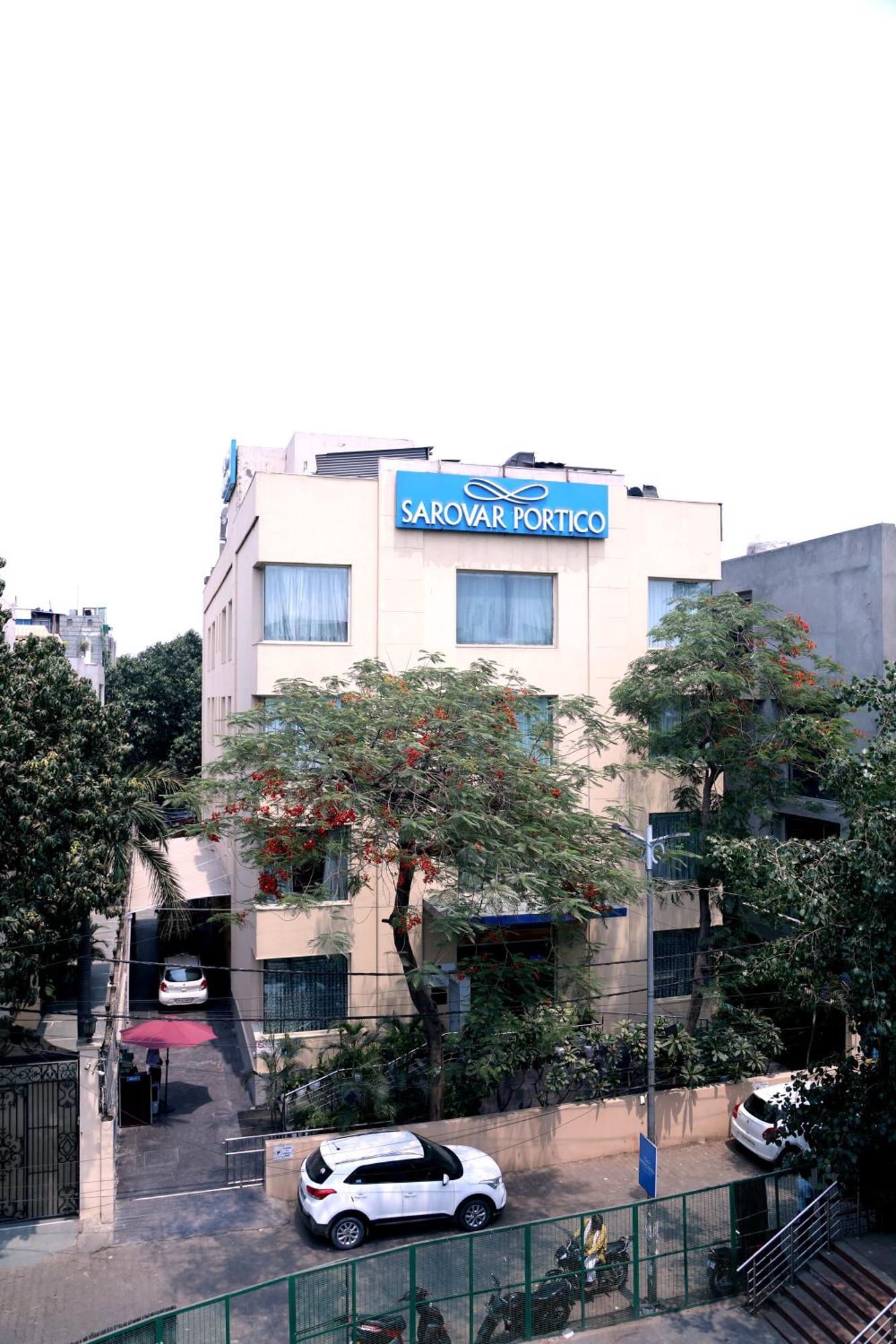 Sarovar Portico Naraina, Hotel Yeni Delhi Dış mekan fotoğraf