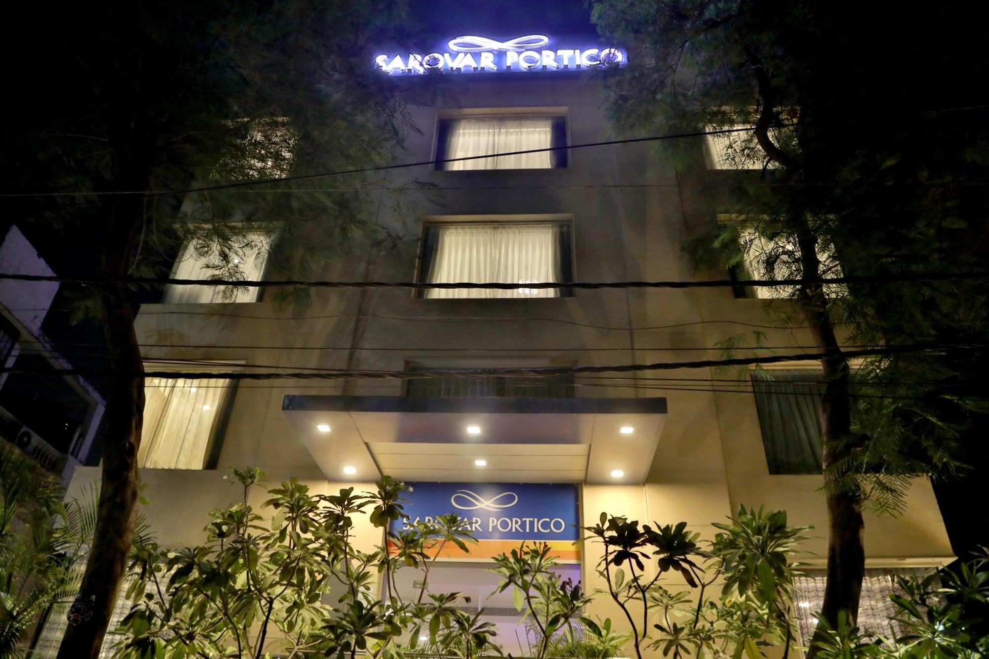 Sarovar Portico Naraina, Hotel Yeni Delhi Dış mekan fotoğraf