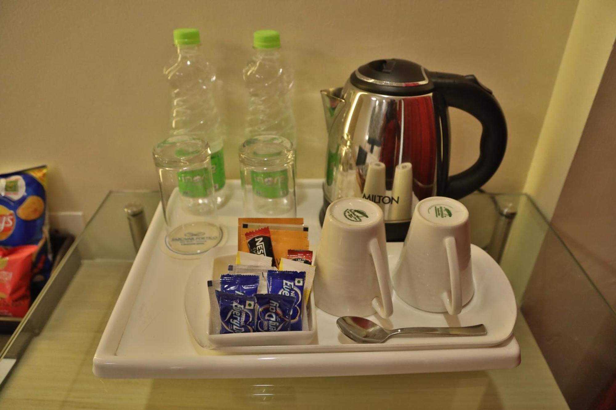 Sarovar Portico Naraina, Hotel Yeni Delhi Dış mekan fotoğraf