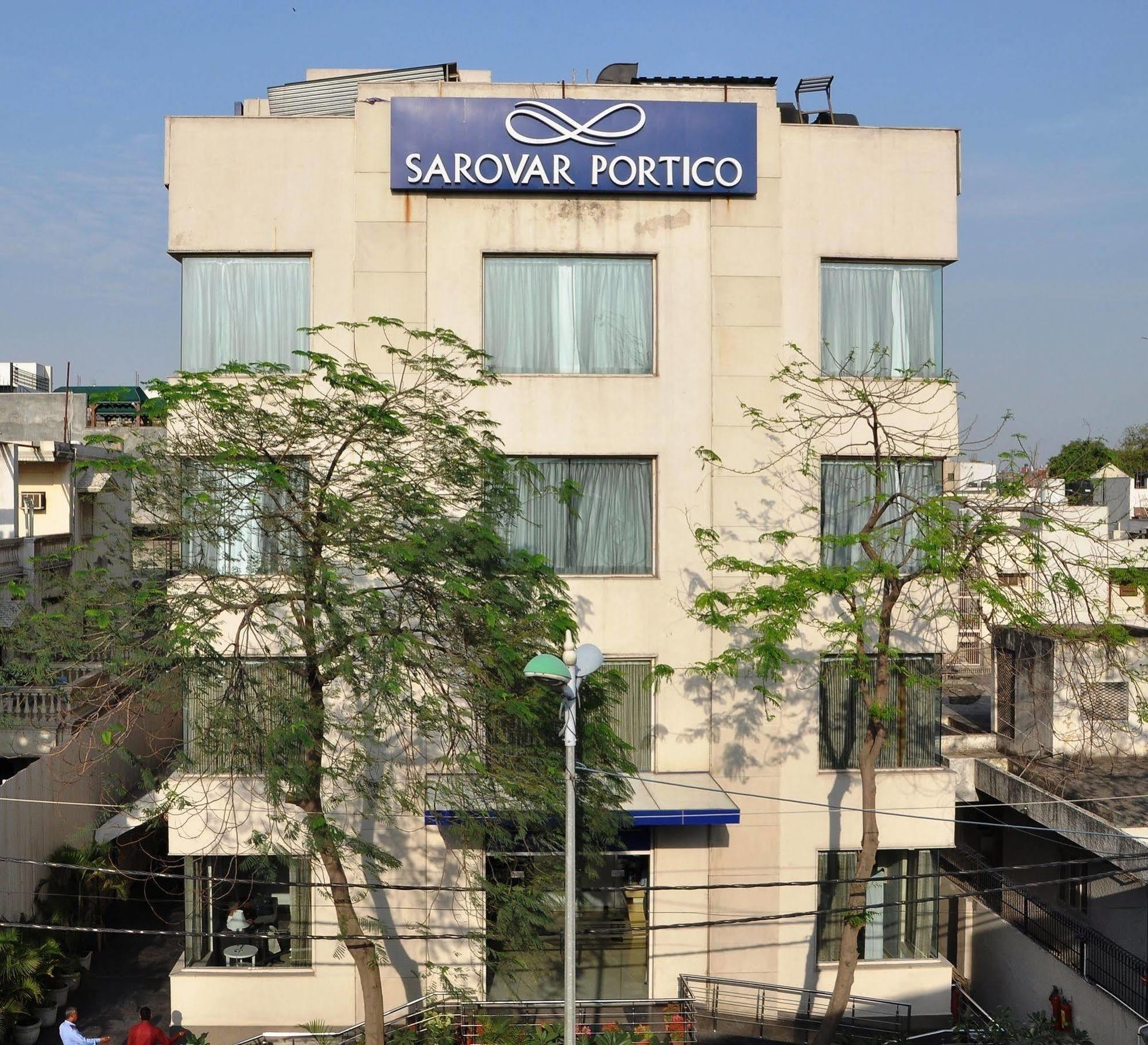 Sarovar Portico Naraina, Hotel Yeni Delhi Dış mekan fotoğraf