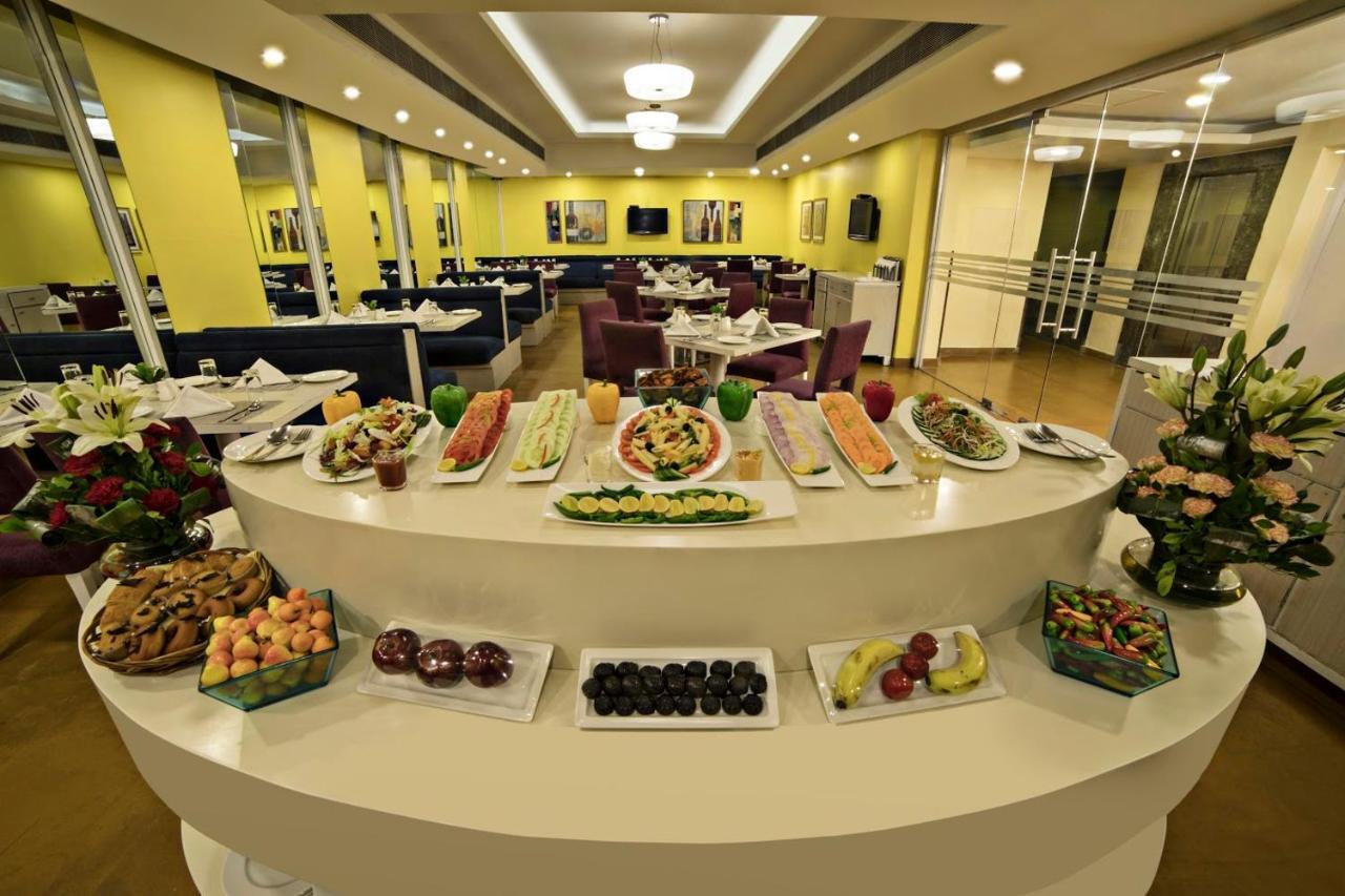 Sarovar Portico Naraina, Hotel Yeni Delhi Dış mekan fotoğraf